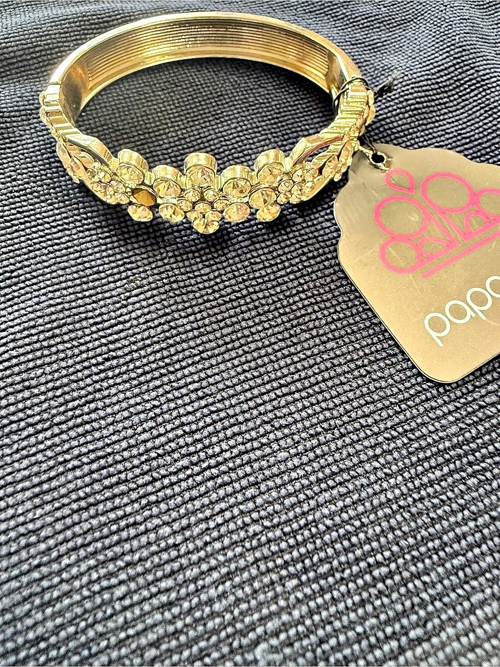 paparazzi sliver -Tone Statement Bracelet